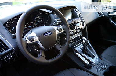 Хэтчбек Ford Focus 2014 в 