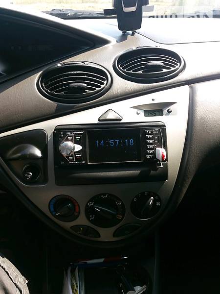 Хэтчбек Ford Focus 2002 в Запорожье