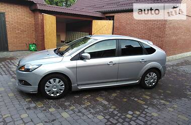Хетчбек Ford Focus 2010 в 