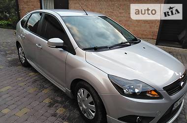 Хетчбек Ford Focus 2010 в 