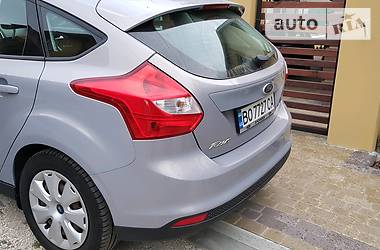 Хетчбек Ford Focus 2012 в 