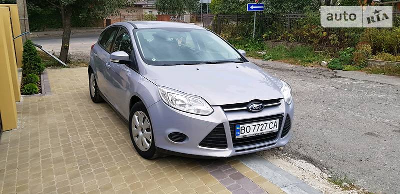 Хетчбек Ford Focus 2012 в 