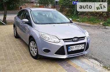 Хетчбек Ford Focus 2012 в 