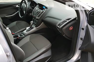Хетчбек Ford Focus 2012 в 