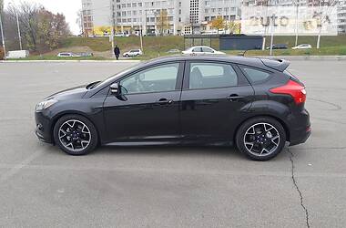 Хэтчбек Ford Focus 2014 в Киеве