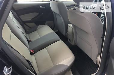 Хэтчбек Ford Focus 2012 в 