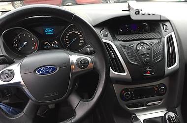 Хетчбек Ford Focus 2011 в 