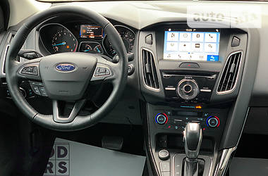 Седан Ford Focus 2017 в 