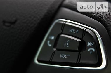 Седан Ford Focus 2015 в 