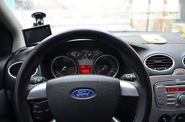 Хэтчбек Ford Focus 2008 в Гадяче