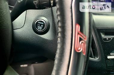 Хетчбек Ford Focus 2012 в 
