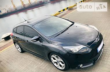 Хетчбек Ford Focus 2012 в 