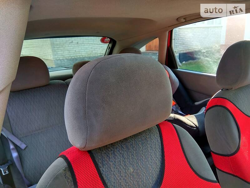 Хетчбек Ford Focus 1998 в Дрогобичі