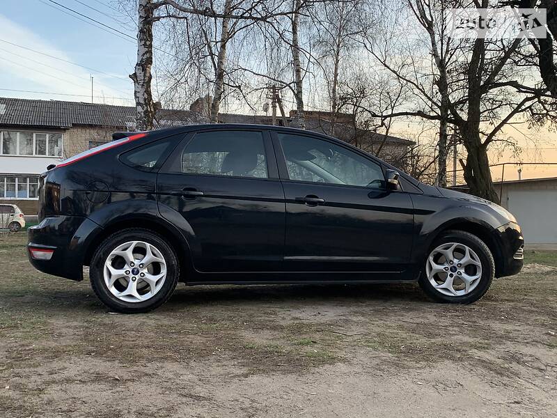 Хэтчбек Ford Focus 2011 в Житомире