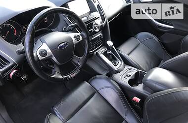 Хетчбек Ford Focus 2013 в 