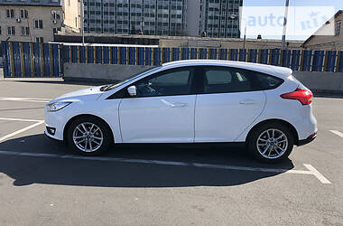 Хетчбек Ford Focus 2015 в 