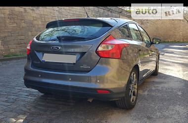 Хетчбек Ford Focus 2013 в 