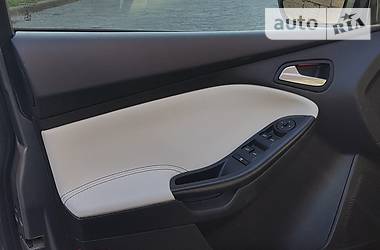 Хетчбек Ford Focus 2013 в 