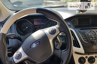Хетчбек Ford Focus 2013 в 