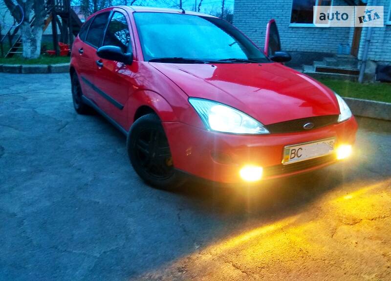 Хетчбек Ford Focus 1998 в Дрогобичі