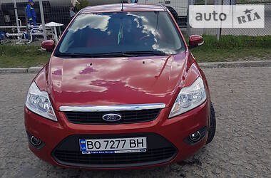 Хэтчбек Ford Focus 2010 в Чорткове