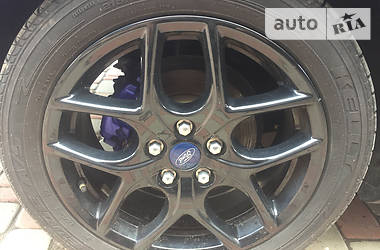 Седан Ford Focus 2015 в 