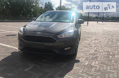 Седан Ford Focus 2015 в 