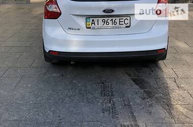 Хэтчбек Ford Focus 2012 в 