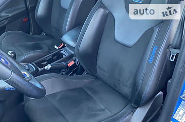 Хетчбек Ford Focus 2016 в 