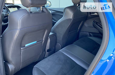 Хетчбек Ford Focus 2016 в 