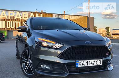 Хэтчбек Ford Focus 2016 в Киеве