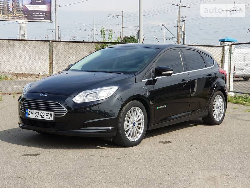 Хэтчбек Ford Focus 2014 в Киеве