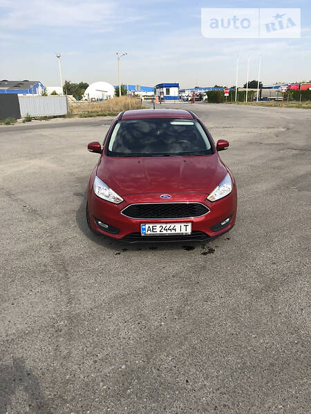 Хетчбек Ford Focus 2015 в Дніпрі