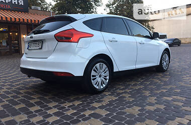 Хетчбек Ford Focus 2016 в 