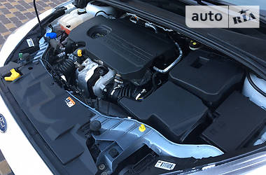 Хетчбек Ford Focus 2016 в 