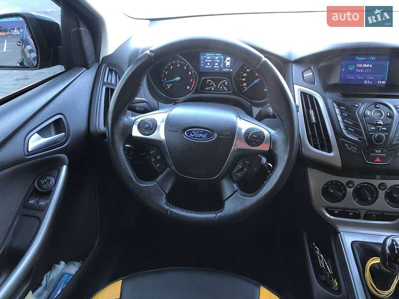 Хэтчбек Ford Focus 2012 в Николаеве