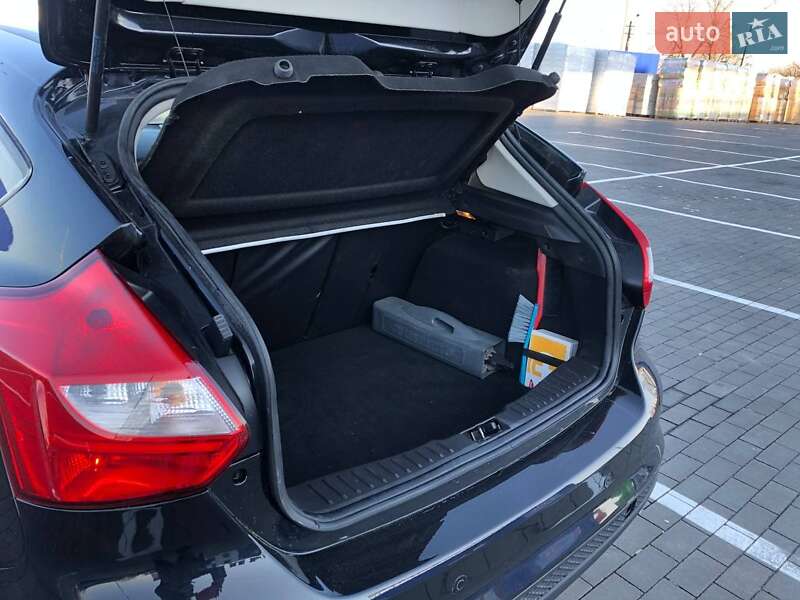 Хэтчбек Ford Focus 2012 в Николаеве