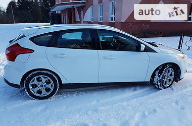 Хэтчбек Ford Focus 2011 в Бурштыне