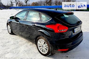 Хэтчбек Ford Focus 2015 в Киеве