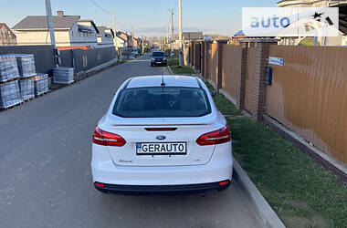 Седан Ford Focus 2015 в 