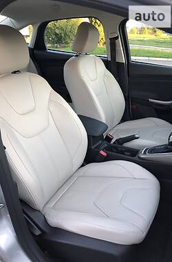 Седан Ford Focus 2015 в 