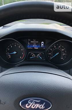 Седан Ford Focus 2015 в 