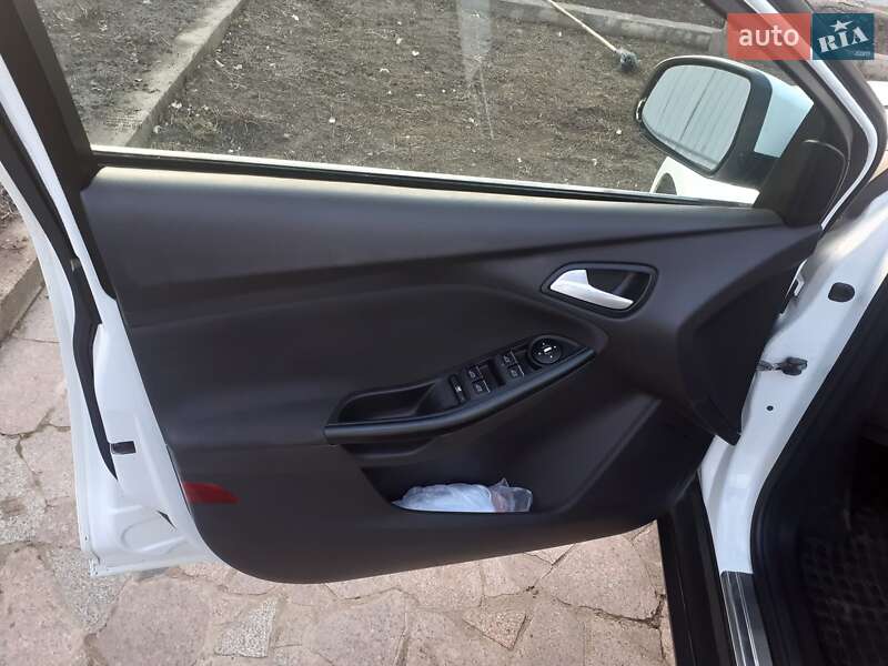 Хэтчбек Ford Focus 2013 в Казатине