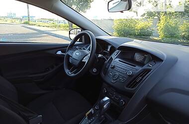 Хэтчбек Ford Focus 2015 в 