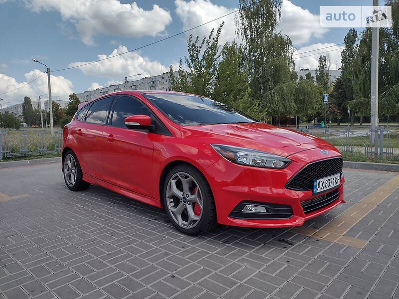 Хэтчбек Ford Focus 2015 в Харькове
