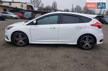 Хэтчбек Ford Focus 2017 в Киеве