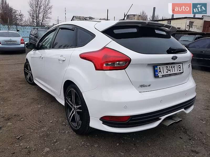 Хэтчбек Ford Focus 2017 в Киеве