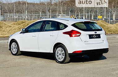 Хетчбек Ford Focus 2016 в 