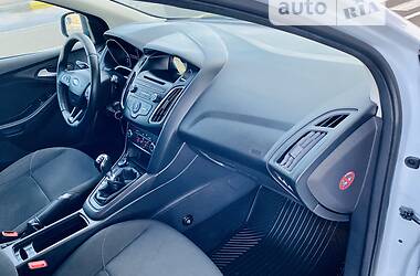 Хетчбек Ford Focus 2016 в 