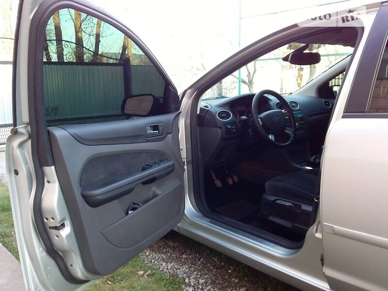 Седан Ford Focus 2005 в Борщеве фото 41 Седан Ford Focus 2005 в Борщеве